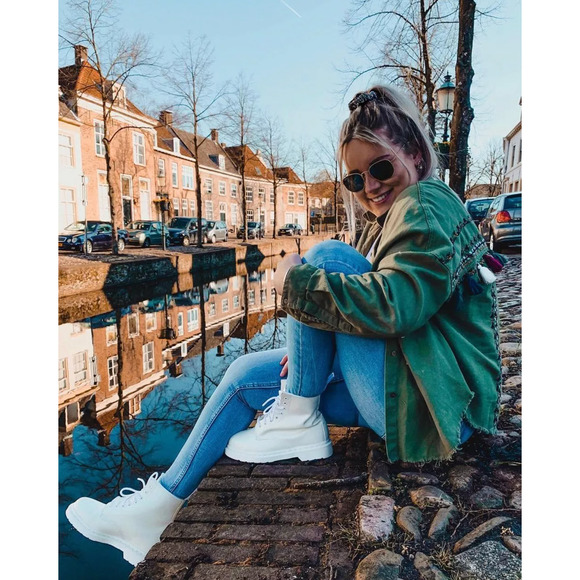 Doc Martens Unisex 1460 Mono White Smooth Leather Lace Up Boots - Picture 8 of 16